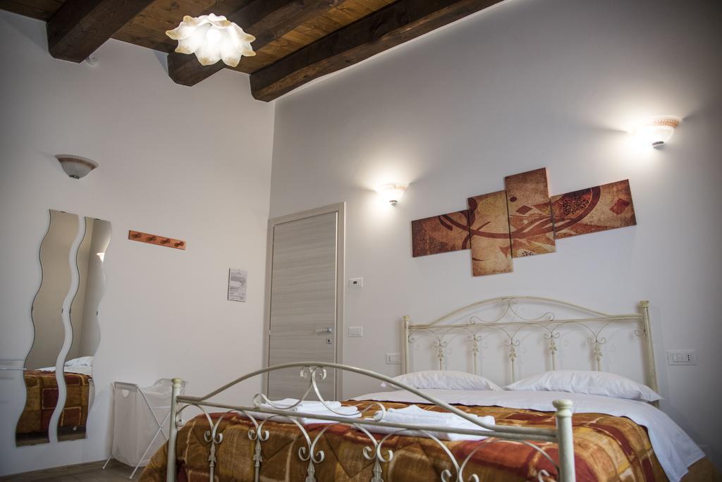 Dimora Rosso Piceno Bed & Breakfast Offida Room photo